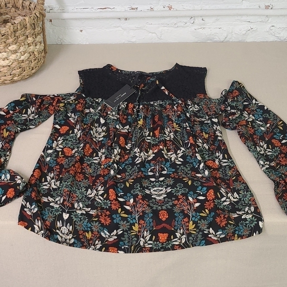 NWT ROMEO AND JULIET COUTURE COLD SHOULDER SM Black Floral - Picture 9 of 10